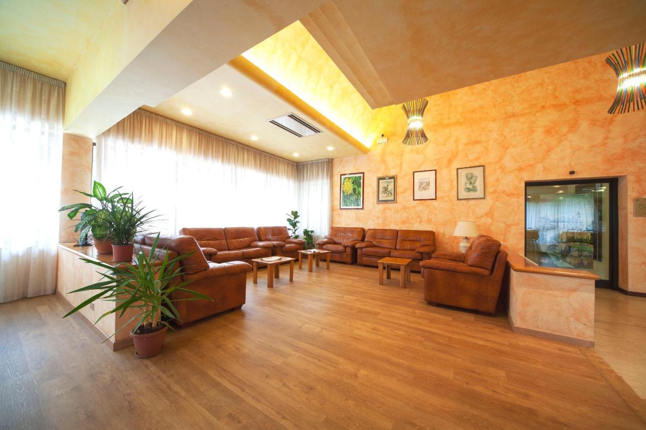 Hotel Pennile Ascoli Piceno Exterior photo