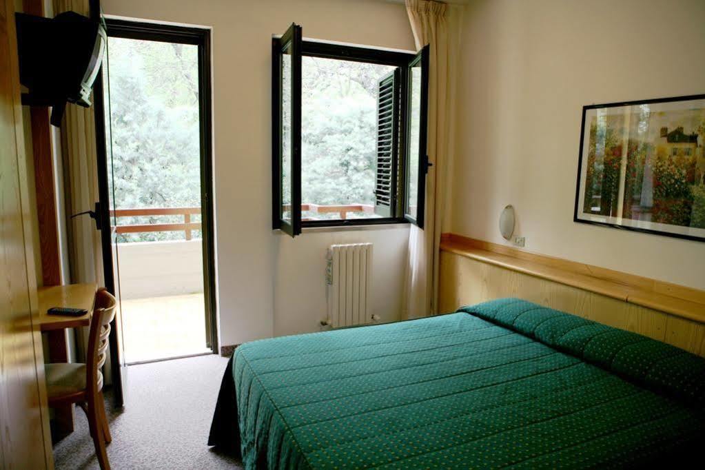 Hotel Pennile Ascoli Piceno Exterior photo